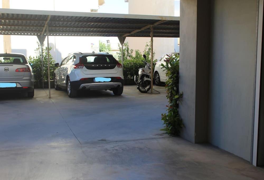 Maria'S Airport Apartment كوروبيون المظهر الخارجي الصورة
