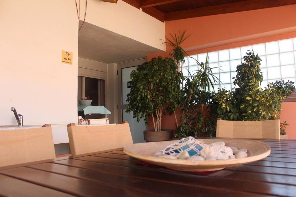 Maria'S Airport Apartment كوروبيون المظهر الخارجي الصورة