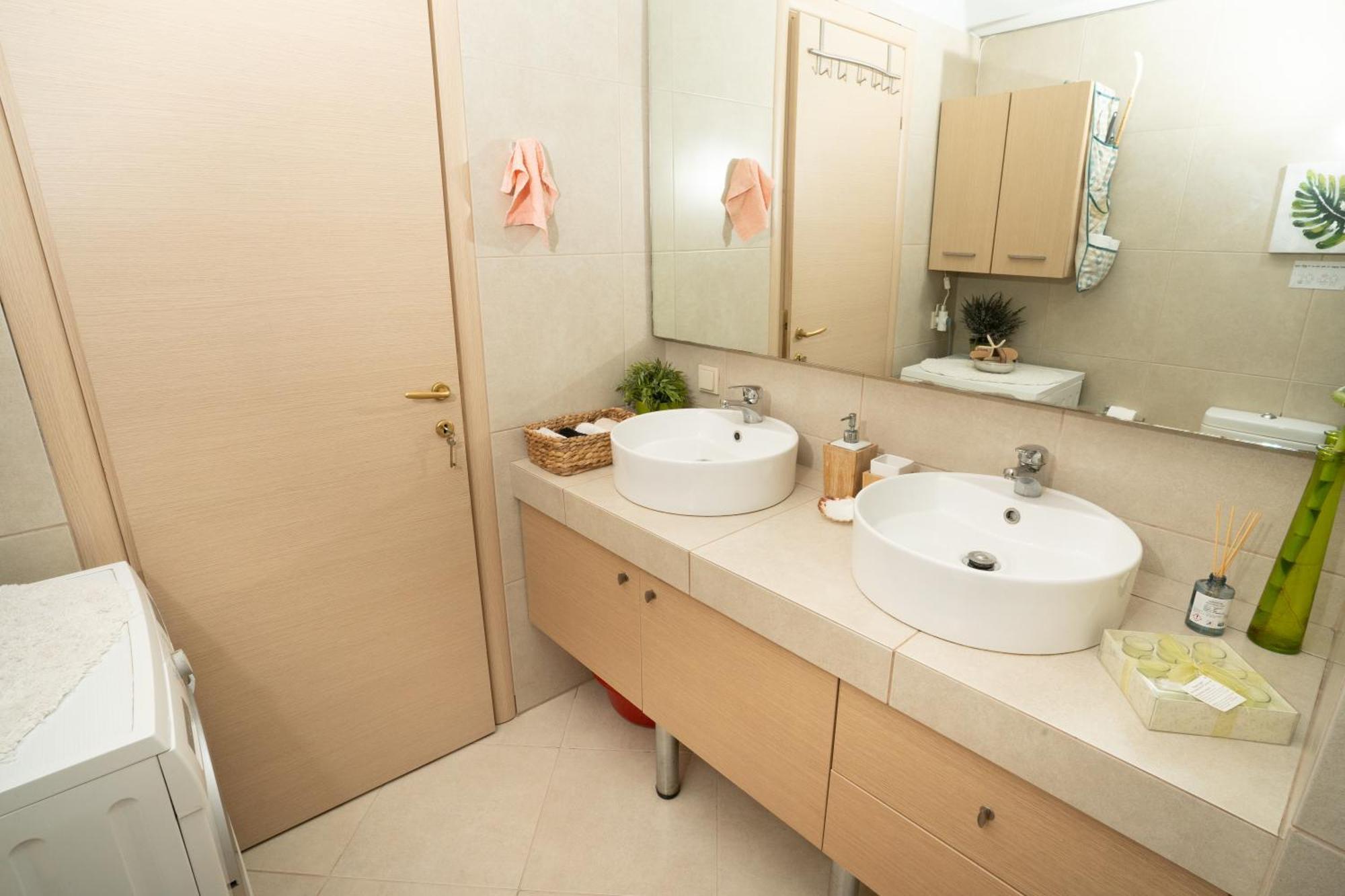 Maria'S Airport Apartment كوروبيون المظهر الخارجي الصورة